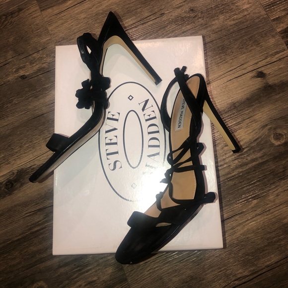 Steve Madden strap around the ankle sandal heels - Picture 2 of 2
